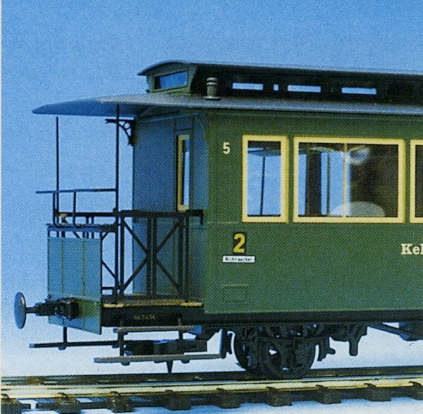 Zweiachsiger Schmalspur-Personenwagen mit Magic Train-Fahrwerk